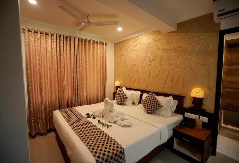 Номер Deluxe, Kallelys Park Inn, Chalakudy ,thrissur