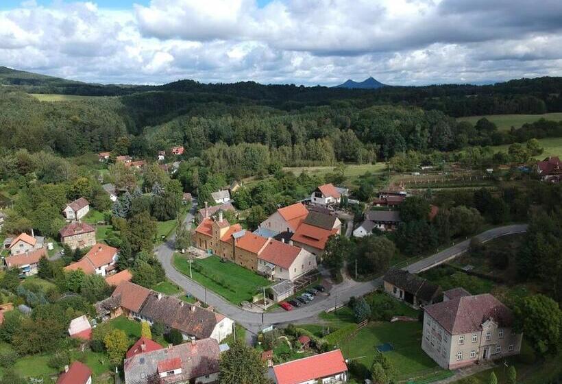 Апартаменты 2 Спальни, Pivovar Lobeč
