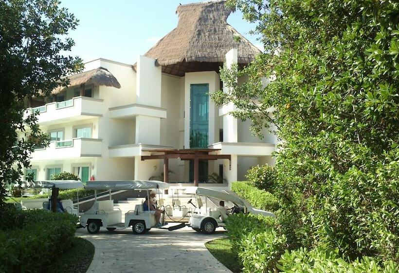 اتاق لوکس با چشم‌انداز باغ, Bluebay Grand Esmeralda - All Inclusive