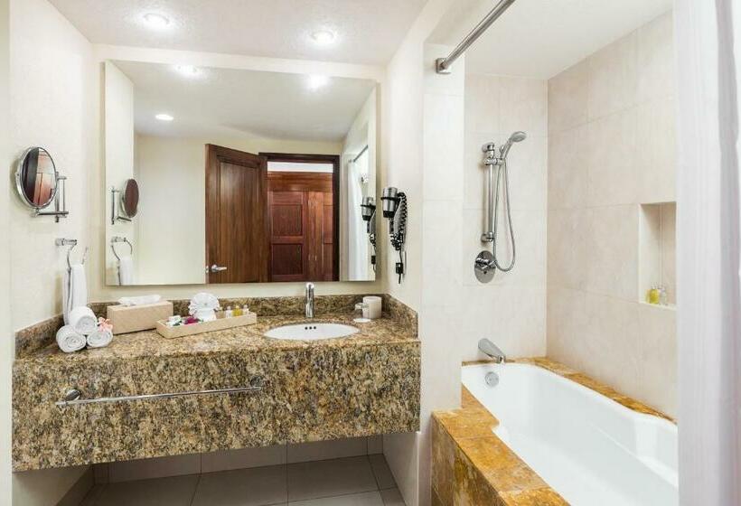 اتاق لوکس با چشم‌انداز دریا, Bluebay Grand Esmeralda - All Inclusive