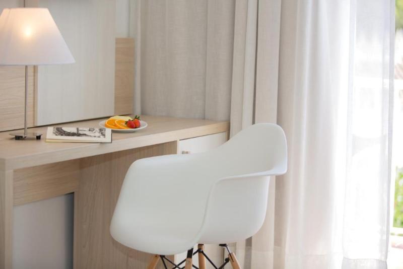 اتاق لوکس با چشم‌انداز باغ, Bluebay Grand Esmeralda - All Inclusive
