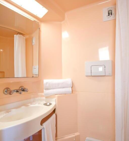 Chambre Triple Standard, Cerise Nancy