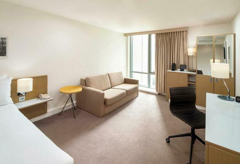 Полулюкс Кровать Кинг, Doubletree By Hilton  Manchester  Piccadilly