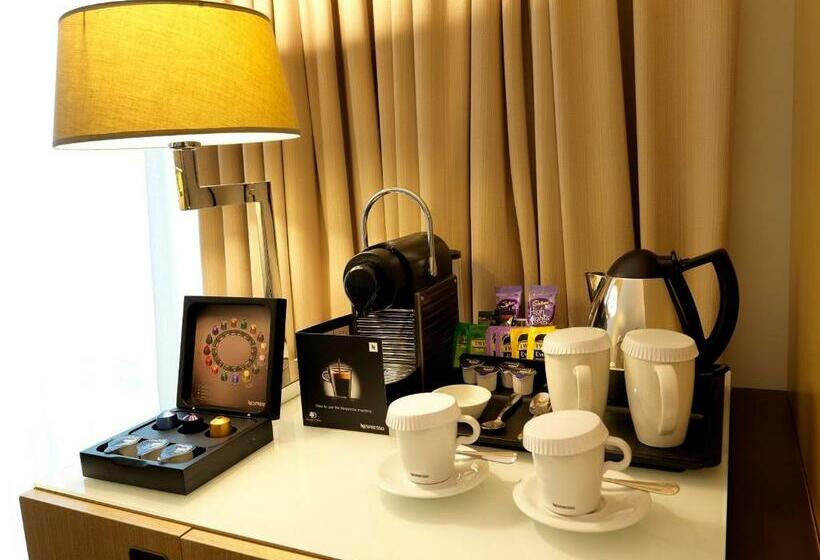 Номер Deluxe, Doubletree By Hilton  Manchester  Piccadilly