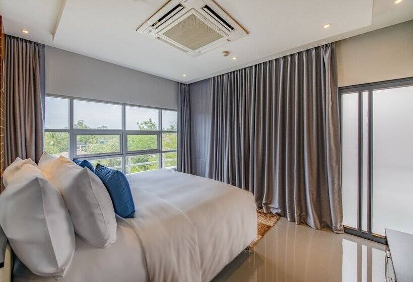 , NH Boat Lagoon Phuket Resort