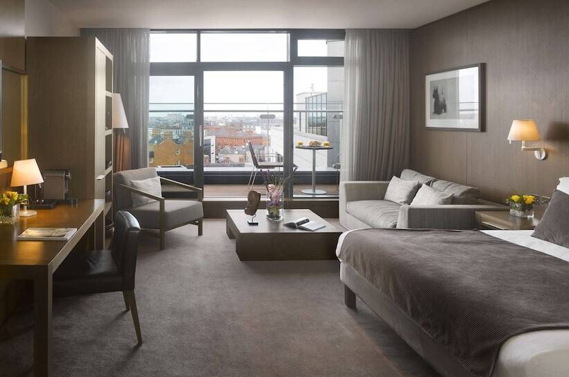 سوییت جونیور, Radisson Blu Royal Hotel Dublin