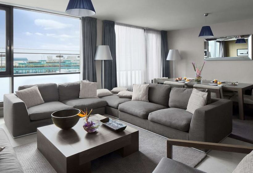 سوئیت با بالکن, Radisson Blu Royal Hotel Dublin