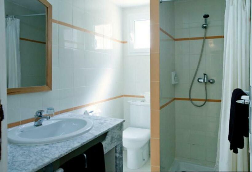 اتاق استاندارد, Samira Club   Caters To Couples