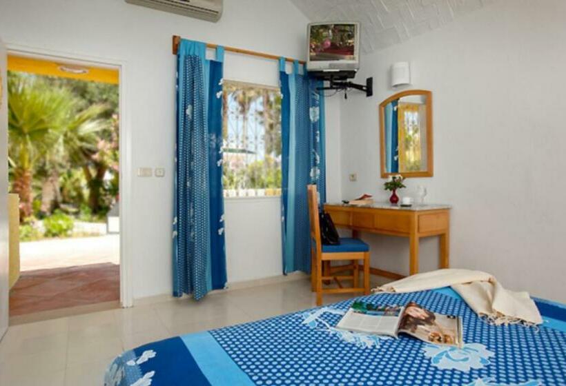 اتاق استاندارد, Samira Club   Caters To Couples