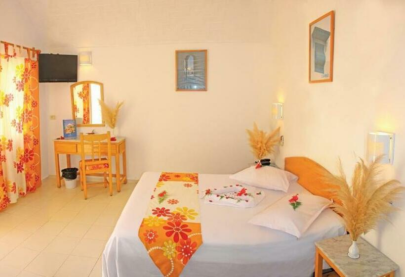 اتاق استاندارد, Samira Club   Caters To Couples