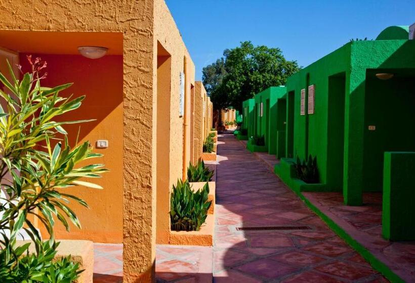 اتاق استاندارد سه نفره, Samira Club   Caters To Couples