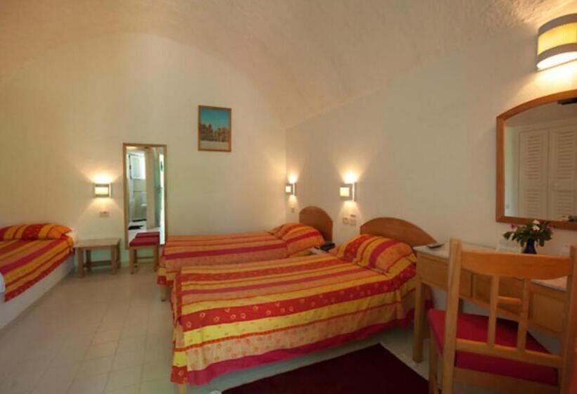اتاق استاندارد سه نفره, Samira Club   Caters To Couples
