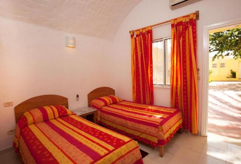 اتاق استاندارد سه نفره, Samira Club   Caters To Couples