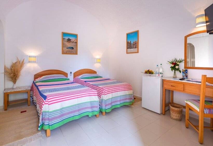 اتاق استاندارد, Samira Club   Caters To Couples