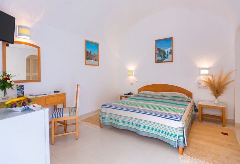 اتاق استاندارد, Samira Club   Caters To Couples