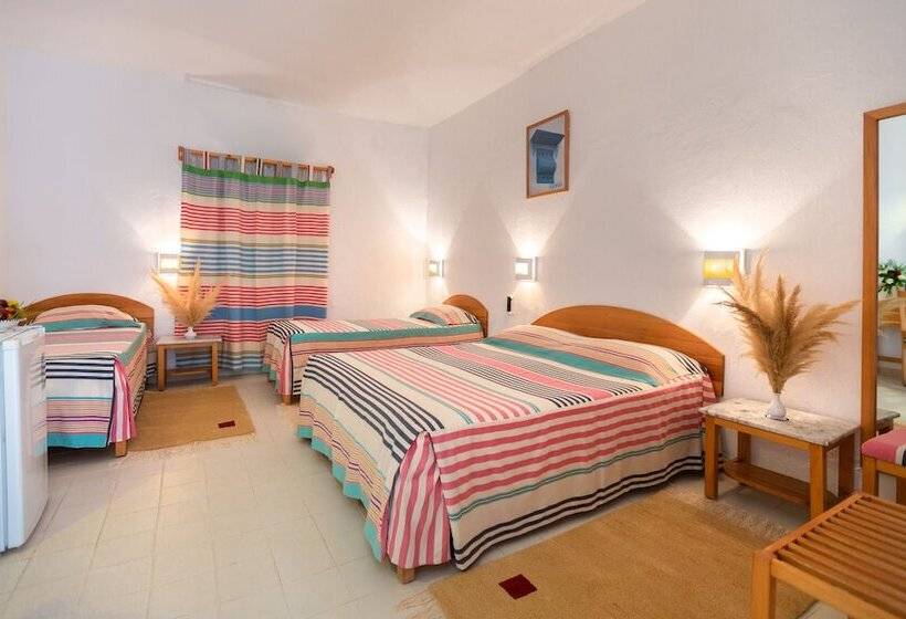 اتاق استاندارد سه نفره, Samira Club   Caters To Couples