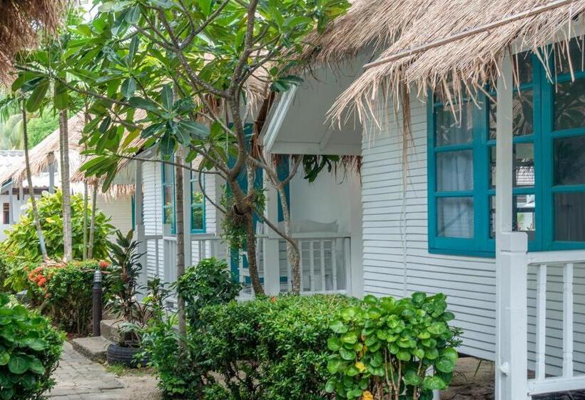 اتاق استاندارد با چشم‌انداز باغ, Sand Sea Beach Resort