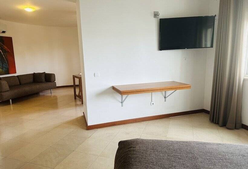 استودیوی استاندارد, Vila Luz