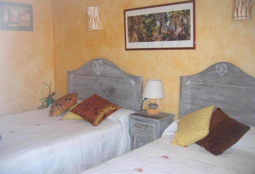 スタンダードトリプルルーム, Hostal Don Peque Adult Recommended