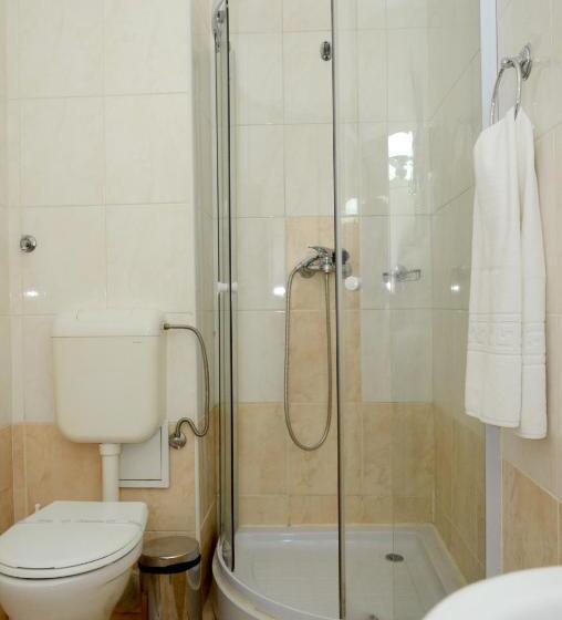 Quarto Estandar, Class