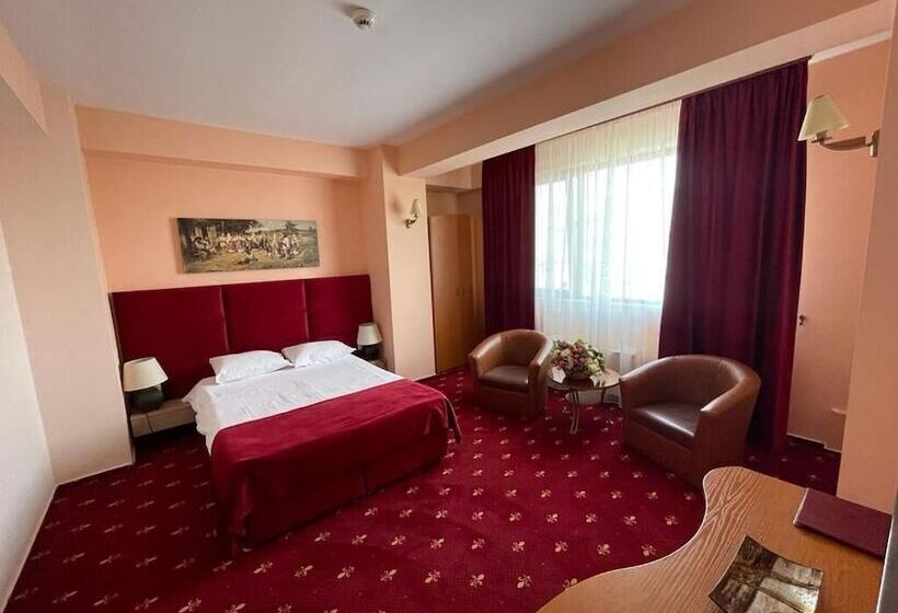 Quarto Estandar Individual, Class
