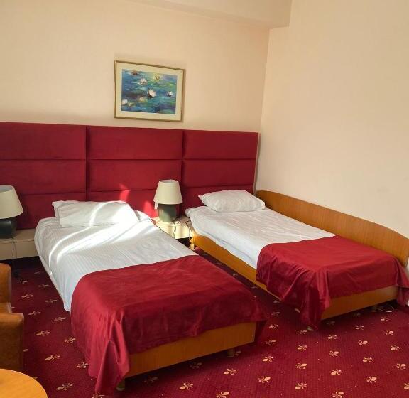Quarto Estandar, Class