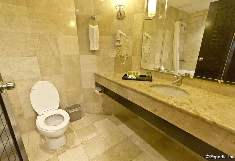 Номер Deluxe, Crown Regency Hotel And Towers