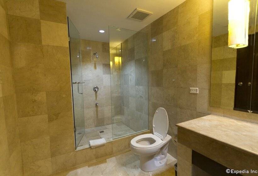 Люкс Ejecutiva 2 Спальни, Crown Regency Hotel And Towers