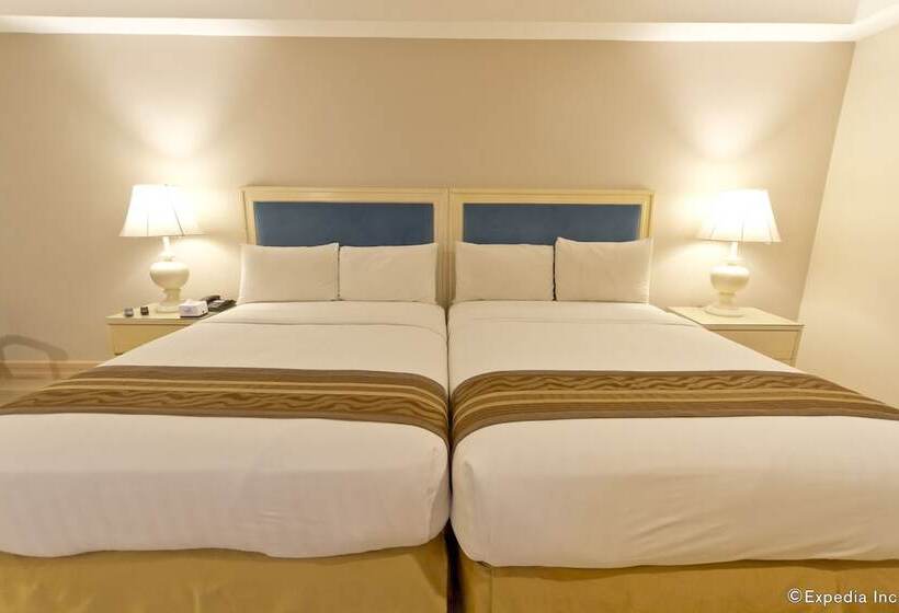 Студия Deluxe, Crown Regency Hotel And Towers