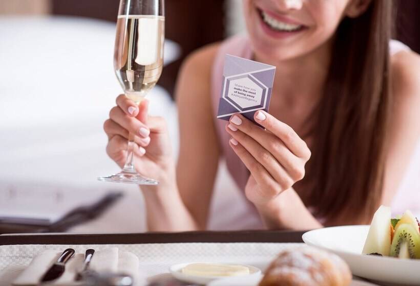 اتاق استاندارد با چشم‌انداز, Hyatt Regency Kyiv