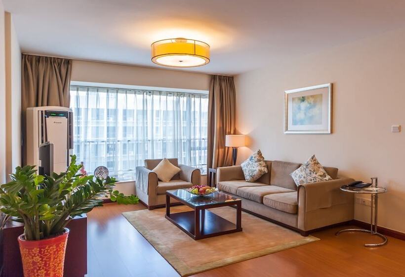 Апартаменты Deluxe 3 Спальни, Springdale Serviced Residence