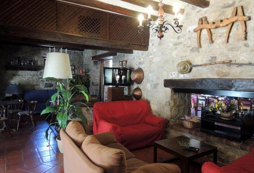 Трехместный Номер Базовый, Hostal De La Rovira