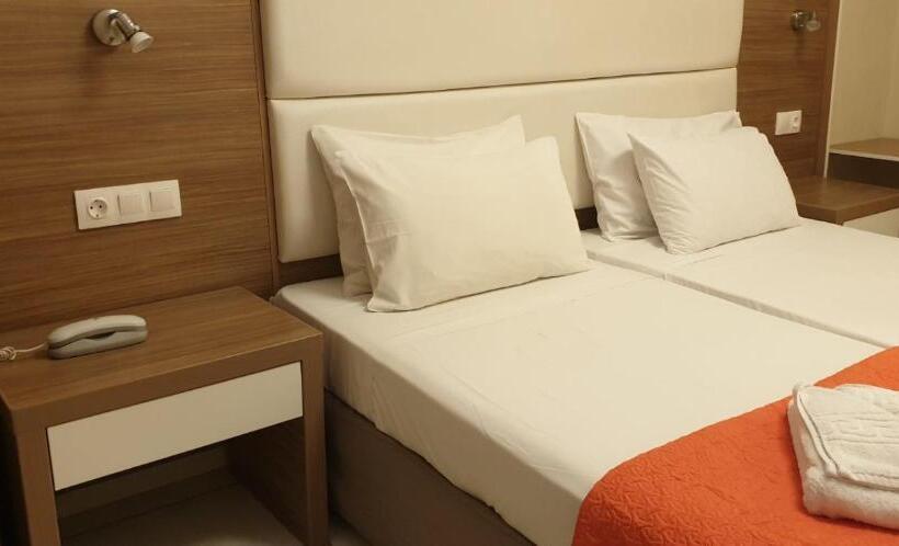 اتاق خانوادگی, Opera Blue Hotel Gouvia Corfu