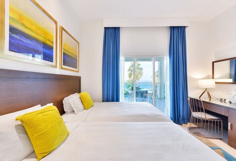 Люкс 3 Спальни, Radisson Blu Resort Fujairah