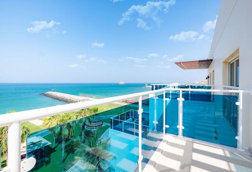 Люкс 3 Спальни, Radisson Blu Resort Fujairah