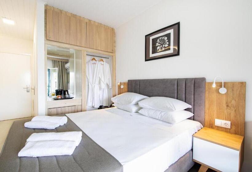 Quarto Superior, Opera Blue Hotel Gouvia Corfu