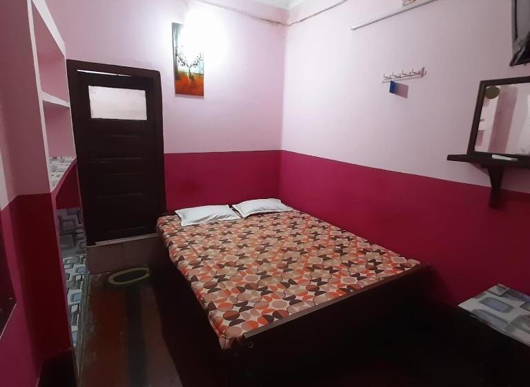 اتاق لوکس, Call On 79031 58122 For Booking Rupak Rest House Near Temple