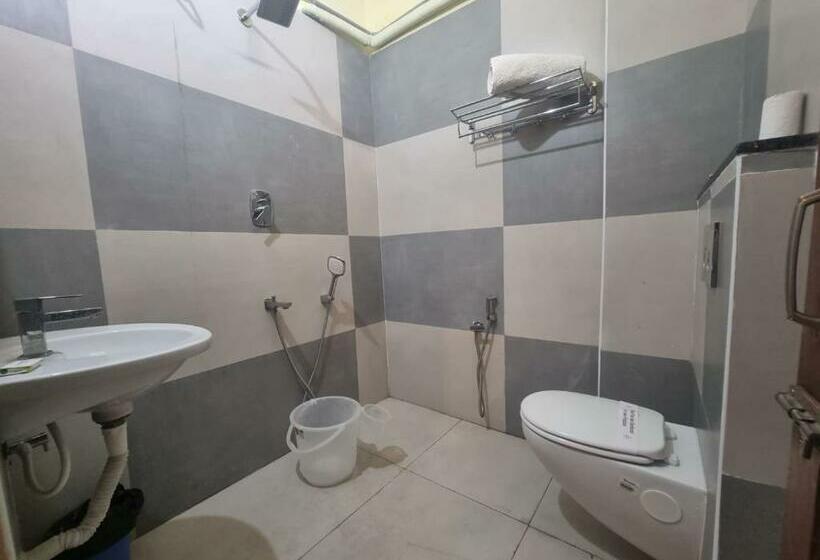 اتاق لوکس با تخت بزرگ, Le Supreme Inn