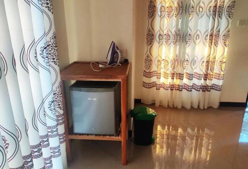 اتاق لوکس خانوادگی, Village Mango Resort Yala
