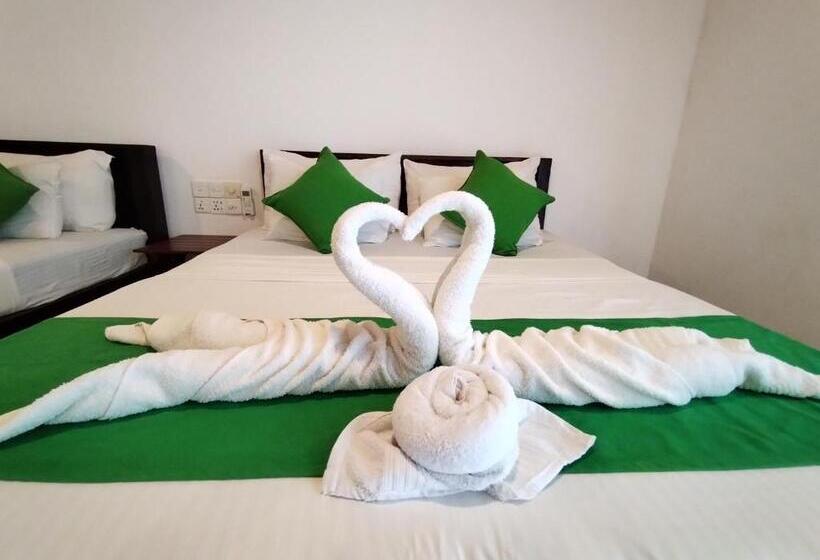 اتاق لوکس خانوادگی, Village Mango Resort Yala