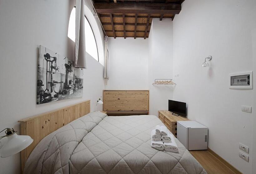 اتاق استاندارد سه نفره, Le Camere Pietrasantine   Centro Storico