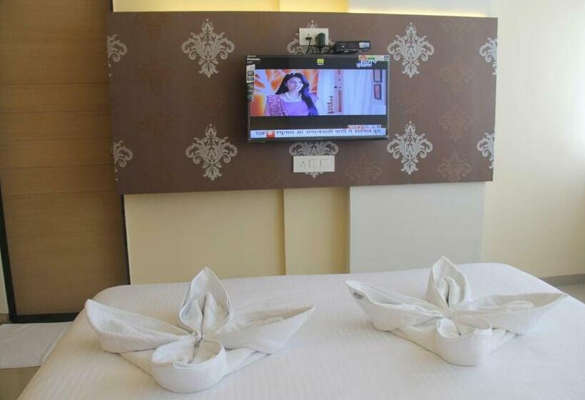 Номер Deluxe, Saiprasad Executive Solapur