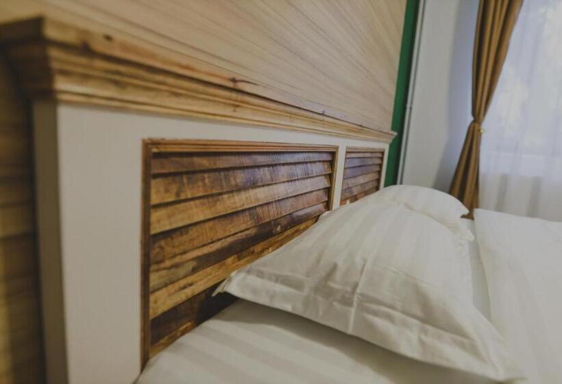 스탠다드 룸 킹사이즈 침대, Altitude Guest House Ranca