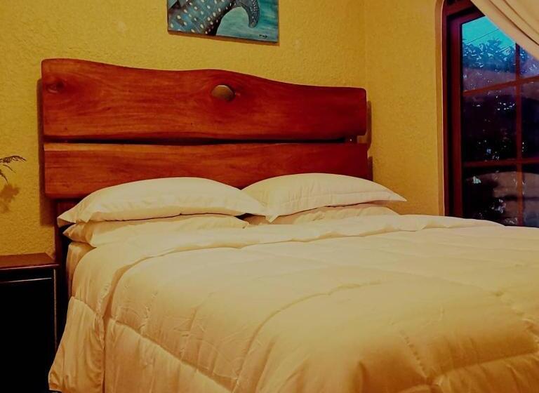 اتاق استاندارد با چشم‌انداز باغ, Vive Utila   Bed & Breakfast