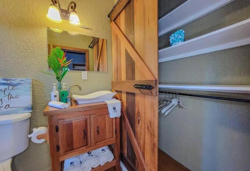 اتاق استاندارد با چشم‌انداز باغ, Vive Utila   Bed & Breakfast