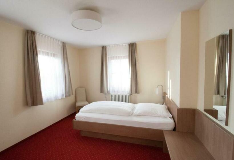 Номер Стандарт Индивидуальный, Krone Straßdorf