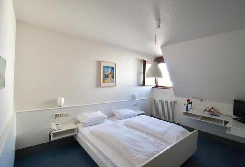 Номер Стандарт, Krone Straßdorf