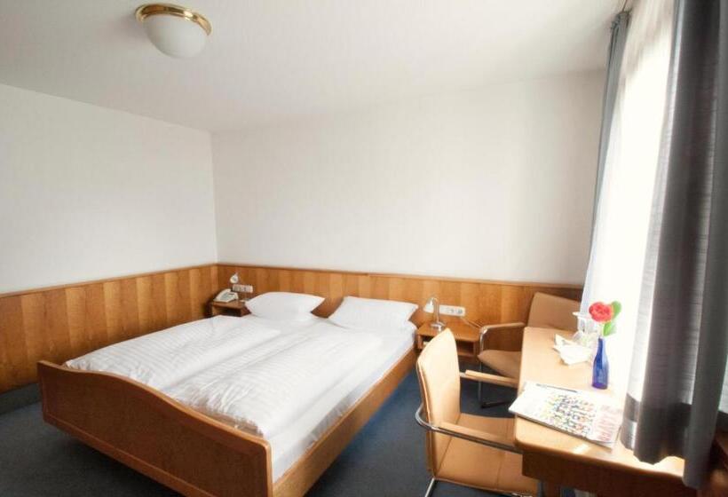 Номер Стандарт, Krone Straßdorf