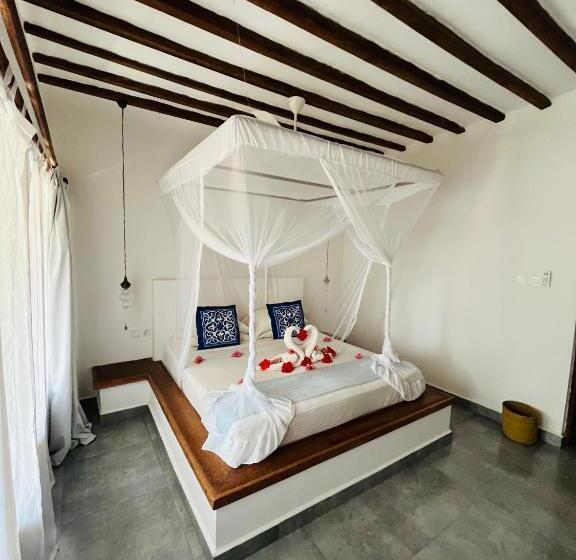 بانگلوی لوکس, Miti Beach Bungalows