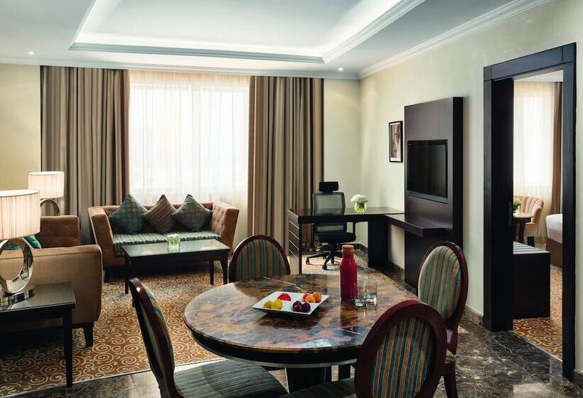 Люкс Повышенной Комфортности, Mövenpick Hotel Qassim